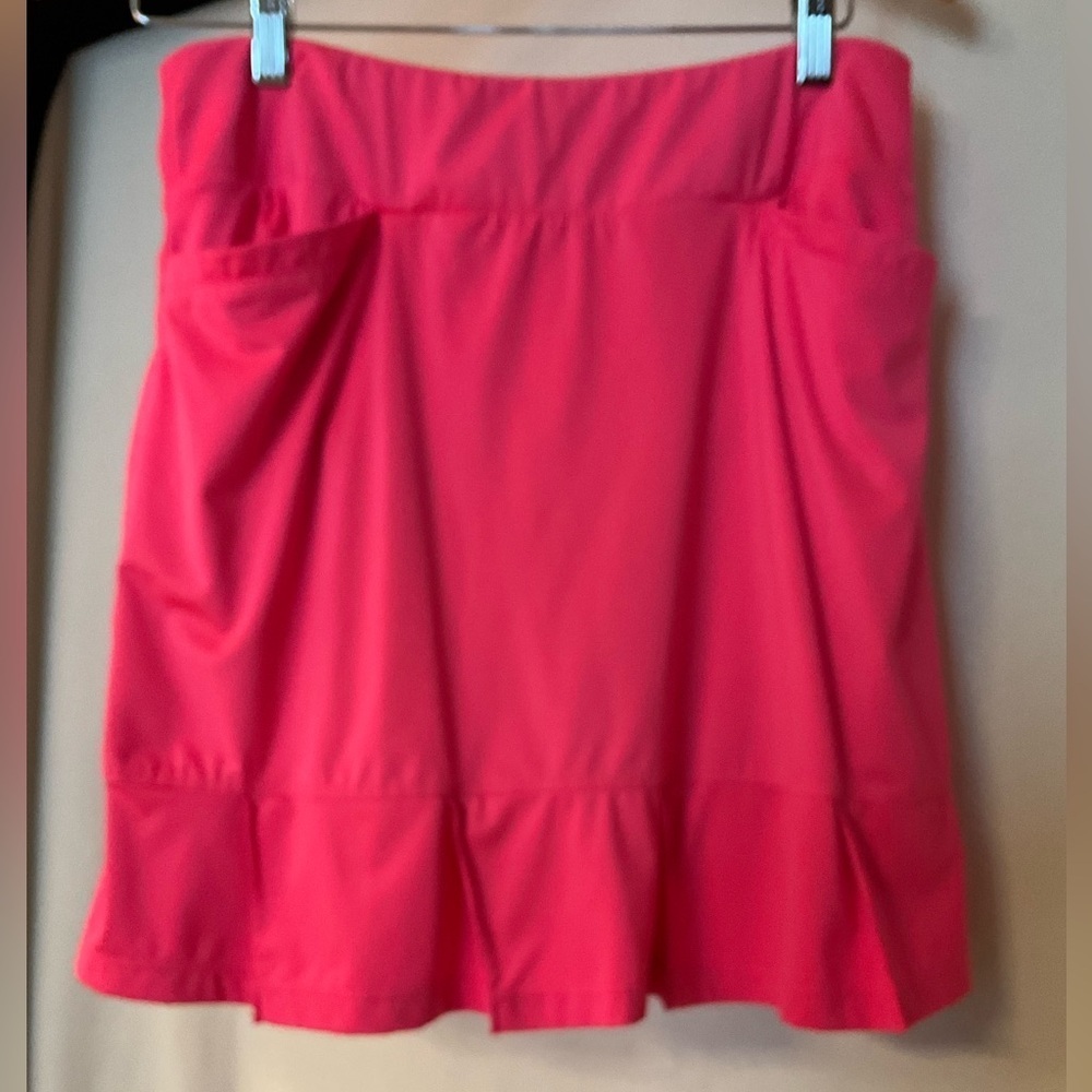 Tail Women's Golf/Pickleball Skirt in Vibrant Pink - Picture 2 of 11